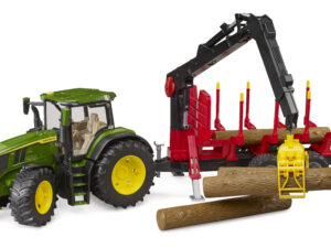 John Deere 7R 350 mit Rückeanhänger und 4 Baumstämmen