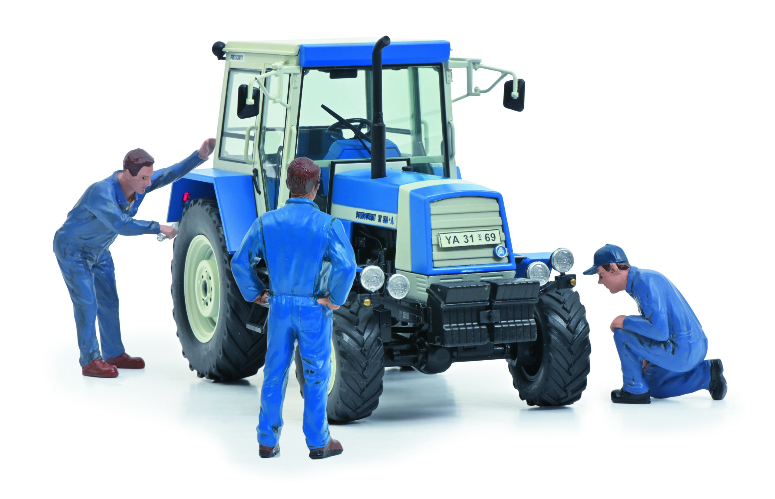 Fortschritt ZT 323 mit drei Figuren( limitierte Auflage 1000 Stk. ) UVP: 89-99€